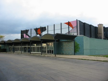 Mai Kai Theatre - Main Entrance (newer photo)